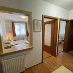 Apartament Myrelax - *